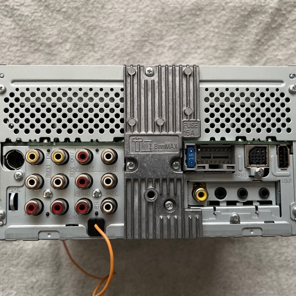 Alpine Double DIN Head Unit - Picture 2 of 5